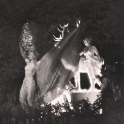 Brauner Spuk - Schloss Nymphenburg in der NS-Zeit