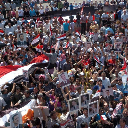 Syrer demonstrieren 2011 für ihren Präsidenten Bashar Assad (Archivbild)