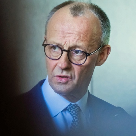 Friedrich Merz, Unions-Kanzlerkandidat und CDU-Bundesvorsitzender, gibt ein Statement zu den Koalitionsverhandlungen von Union und SPD ab. (Foto vom 28.3.2025)