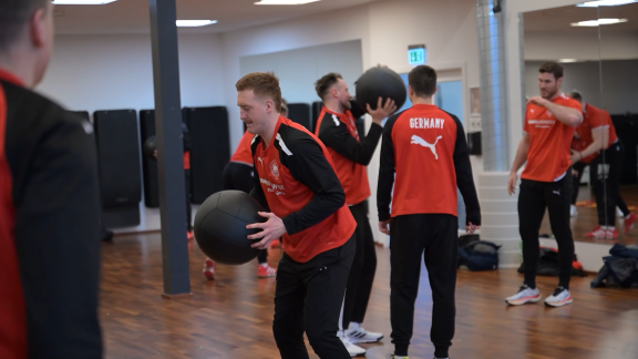 Sportschau - Aktivierung Der Deutschen Handballer Am Vormittag Vor Dem Spiel