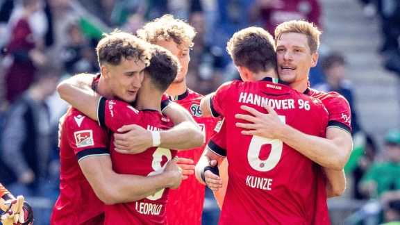 Sportschau Bundesliga - Hannover Setzt Sich Nach Sieg Gegen Wehen Wiesbaden Oben Fest