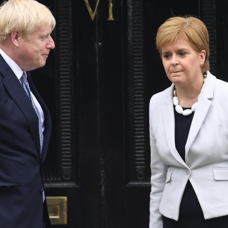 Der britische Premierminister Boris Johnson trifft Schottlands First Minister Nicola Sturgeon in Edinburgh.