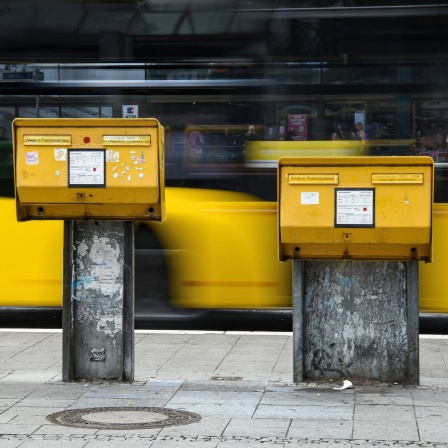 Berliner Postkästen: Wofür steht der Ausdruck &#034;jwd&#034;?