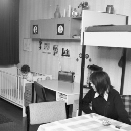 Universität Leipzig – Unterbringung alleinstehender Mutter mit Kind, 1975; © picture-alliance/Zentralbild/Universität Leipzig