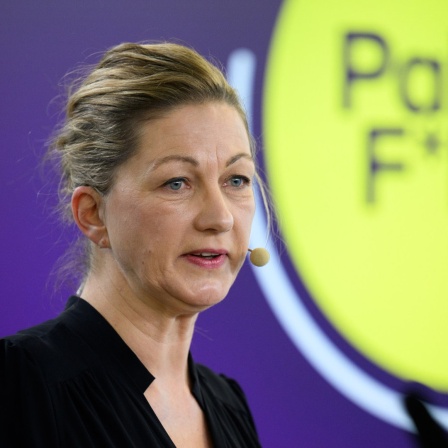 Silke Burmester, Gründerin von Palais F*luxx bei einer Pressekonferenz.