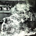 Mit ihrem selbstbetitelten Debütalbum haben Rage Against The Machine Anfang der 90er auf Anhieb den Durchbruch geschafft. Mit ihrem Crossover aus Rock, Metal, Punk, Funk und Raptexten haben sie vorallem junge Menschen begeistert.