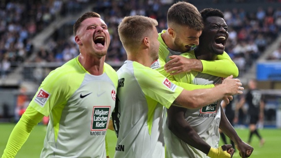 Sportschau Bundesliga - Kaiserslautern Feiert Sieg In Paderborn