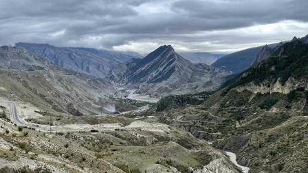 Berglandschaft in Dagestan (Bild: ARD-Studio Moskau/Martha Wilczynski)