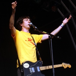 Snow-Patrol-Sänger Gary Lightbody beim Glastonbury Festival 2004