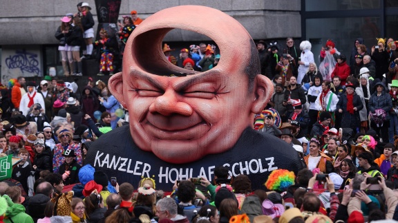 Karneval - Rosenmontagszug Aus Düsseldorf 2024: Höhepunkte