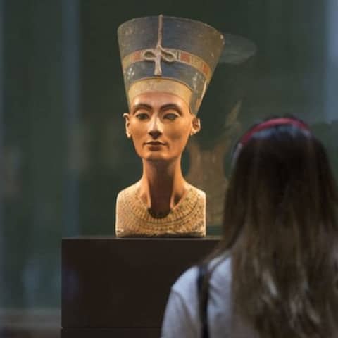 Das Neue Museum auf der Museumsinsel in Berlin zeigt eine Büste der Pharaonengattin Nofretete