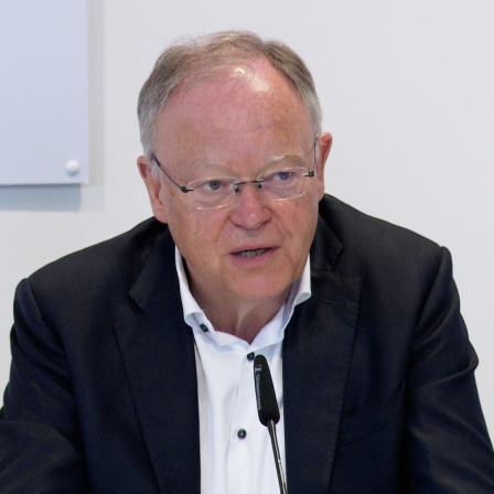 Ministerpräsident Stephan Weil (SPD) bei einer Pressekonferenz nach der Haushaltsklausur