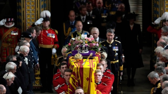 Ard Sondersendung - Trauerfeier Für Die Queen (2) - Abschied In Der Westminster Abbey