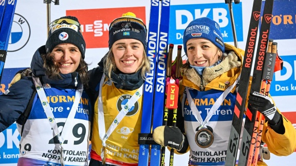 Sportschau Wintersport - Massenstart Der Frauen In Kontiolahti - Die Siegerehrung