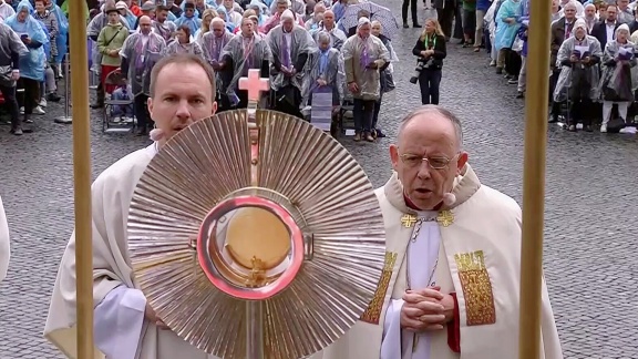 Gottesdienst - Katholischer Gottesdienst Zu Fronleichnam - Vom Katholikentag In Erfurt