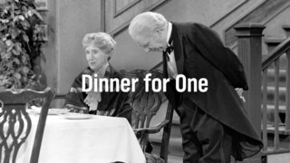Logo Dinner for One vor einem Bild von Freddie Frinton und May Warden