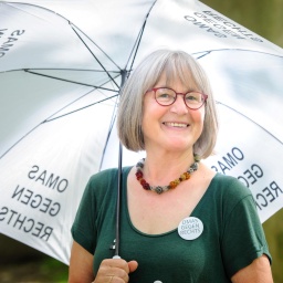 Bürgerschaftliches Engagement seit Jahrzehnten: Elisabeth Redler, Oma gegen Rechts, bekommt das Bundesverdienstkreuz