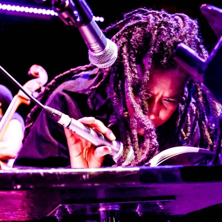 Moor Mother Camae Ayewa beim Konzert im Haus der Berliner Festspiele beim Jazzfest 2023