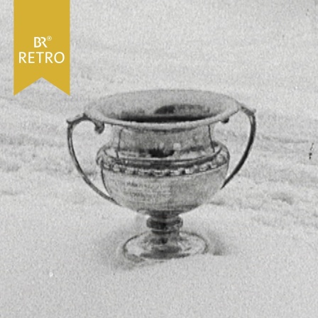 Pokal im Schnee | Bild: BR Archiv