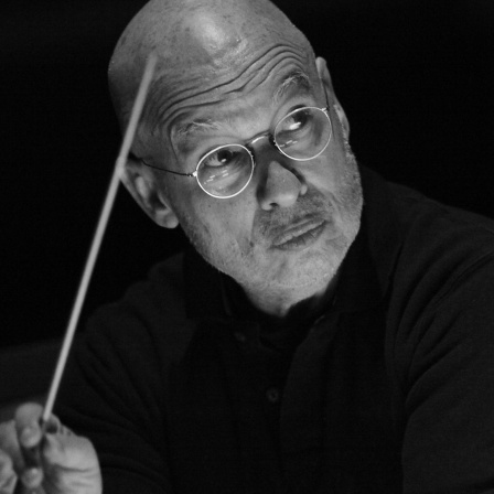 Dennis Russell Davies (Dirigent)