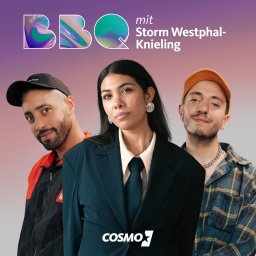 Die beiden Moderatoren Dominik und Zuher mit ihrer Gästin Storm Westphal-Knieling