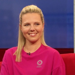 Marathonläuferin Joyce Hübner zu Gast auf dem roten Sofa.