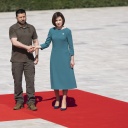 Maia Sandu, Präsidentin von Moldau, empfängt Wolodymyr Selenskyj, Präsident der Ukraine, zum Gipfel der Europäischen Politischen Gemeinschaft im Mimi-Schloss in Bulboaca.