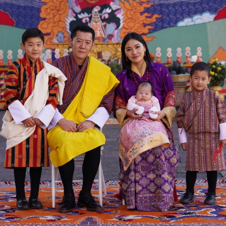 Königsfamilie von Bhutan: König Jigme mit seiner Frau Jetsun Pema und ihren drei Kindern.