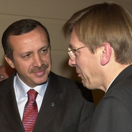 Belgiens Premierminister Guy Verhofstadt begrüßt Recep Tayyip Erdogan