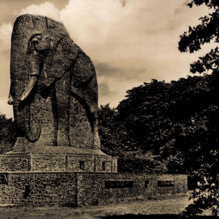 Historisches Foto des Bremer Antikolonialdenkmals.