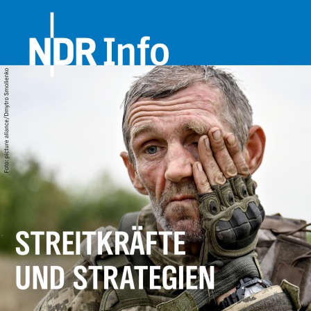 Ein erschöpfter Soldat der ukrainischen Streitkräfte  bei der Kampfkoordination