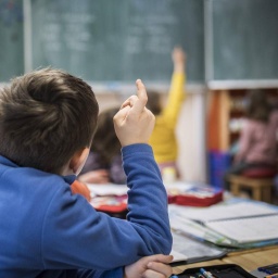 Grundschüler während einer Unterrichtsstunde.