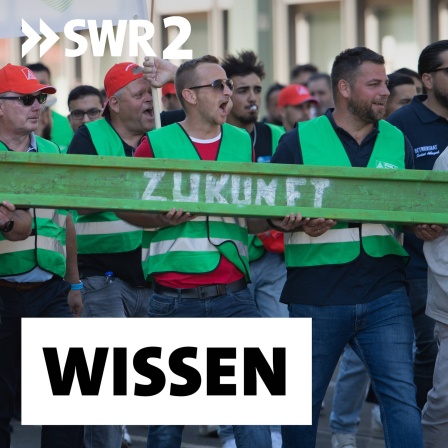 Demonstrationszug der Stahlarbeiter beim Stahl-Aktionstag der IG Metall in Hauptverwaltung von Thyssenkrupp Steel in Duisburg am 14.6.2023: Der Stahl-Hersteller Thyssenkrupp Steel, größter CO2-Emittent in Deutschland, hofft auf die Wasserstoffwende
