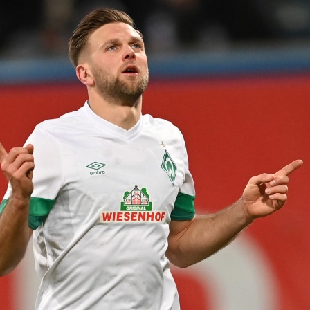 Werders Niclas Füllkrug bejubelt seinen Treffer gegen Rockstock