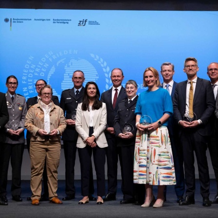 Ehrung zum Tag des Peacekeeping (Bild: bundesfoto/Christina Czybik)