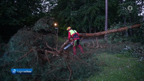 Tagesschau24 - Schäden Und überschwemmungen: Unwetter In Teilen Deutschlands
