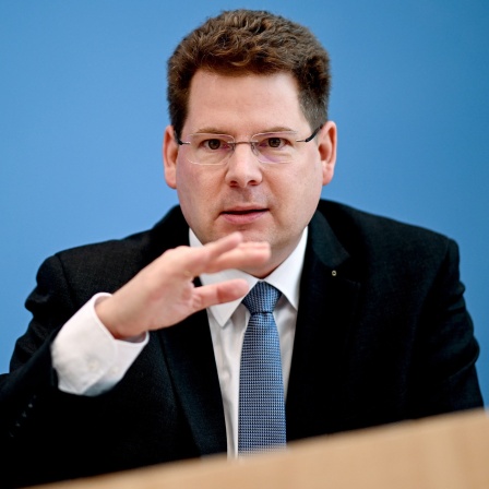 Oliver Holtemöller, Sprecher, Leibniz-Institut für Wirtschaftsforschung in Halle