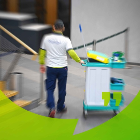 Ein Putzmann bei der Arbeit, Symbolbild | Bild: picture alliance / SvenSimon | Frank Hoermann/SVEN SIMON