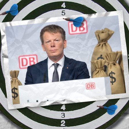 Eine Bildmontage zeigt Bahnchef Richard Lutz an einem Rednerpult. Neben ihm stapeln sich Geldsäcke.