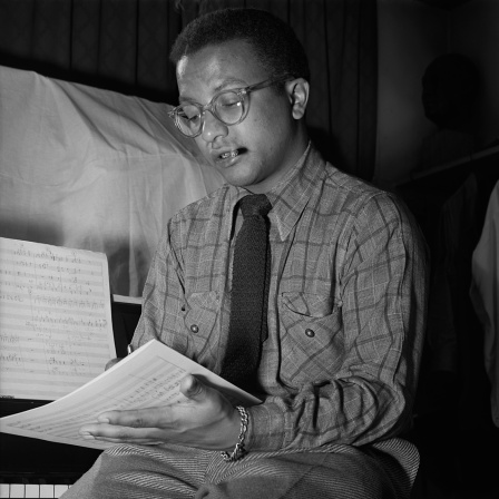 Der Jazzpianist Billy Strayhorn.