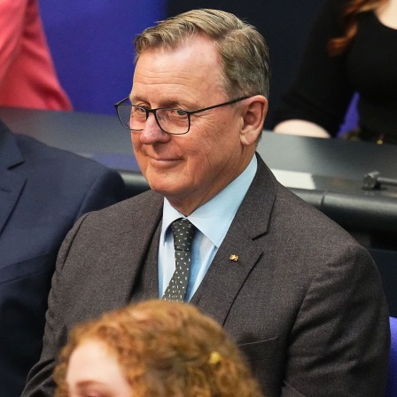 Bodo Ramelow sitzt bei der konstituierenden Sitzung des neuen Bundestags.