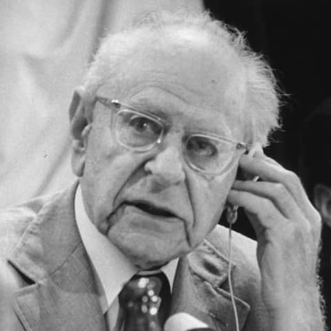 Karl Popper, 1983