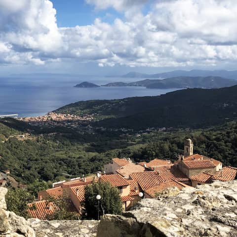 Blick auf Sant' Andrea auf der Insel Elba (Foto: rbb / Tina Witte)
