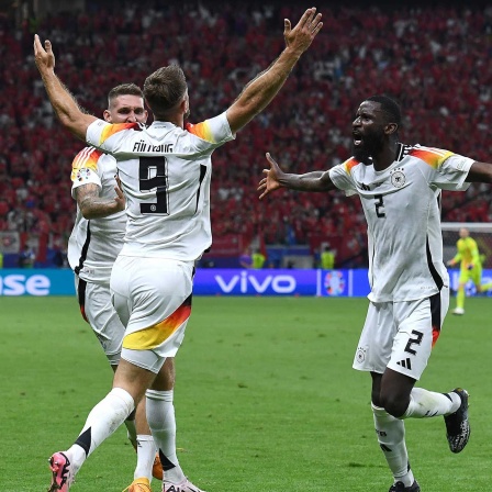 Beim Spiel Schweiz-Deutschland jubeln Robert Andrich, Niclas Füllkrug und Antonio Rüdiger über das 1:1. 