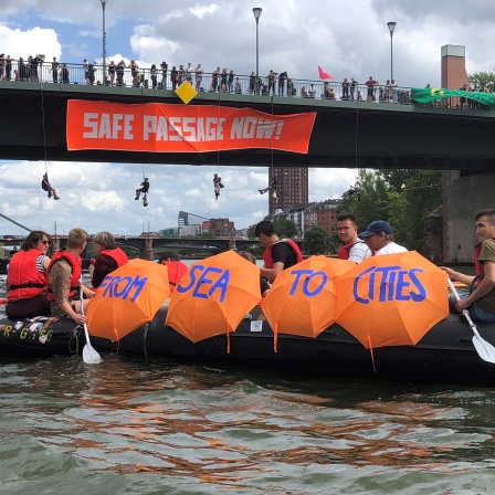 Blockade bei einer Seebrücke-Demonstration im August 2019 in Frankfurt am Main.
