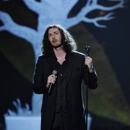 Der irische Sänger Hozier performt 2014 bei der Victoria&#039;s Secret Fashion Show in London