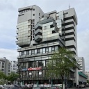 Brutalismus bizarr - Geschichten eines Hauses in Offenbach
