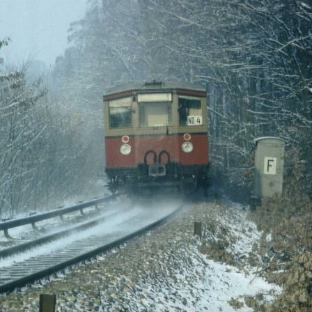 Berlin, 13.1.1980: S-Bahn am Tegeler Fliess in Richtung Heiligensee im Winter (Bild: imago images/Jürgen Heinrich)