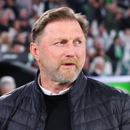 Wolfsburgs Trainer Ralph Hasenhüttl kommt ins Stadion