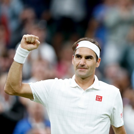 Roger Federer in Siegerpose (Archivbild)